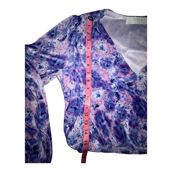 ASTR THE LABEL Pink and Blue Cropped Pleated Surplice Top SZ S​ - Picture 8 of 9